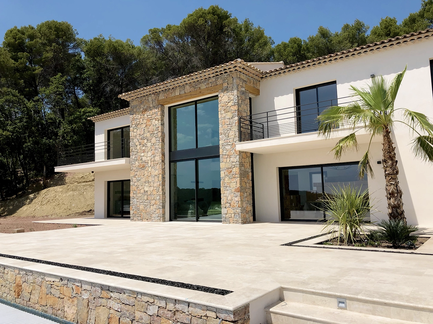 menuisea-pose-menusierie-aluminium-var artisan menuisier var